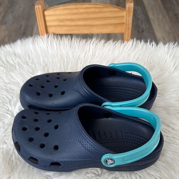 CROCS Navy Blue Clogs Size 8-9M - Picture 2 of 8